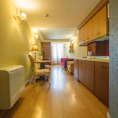 Aparthotel Civitas 4*