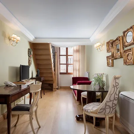 Aparthotel Civitas